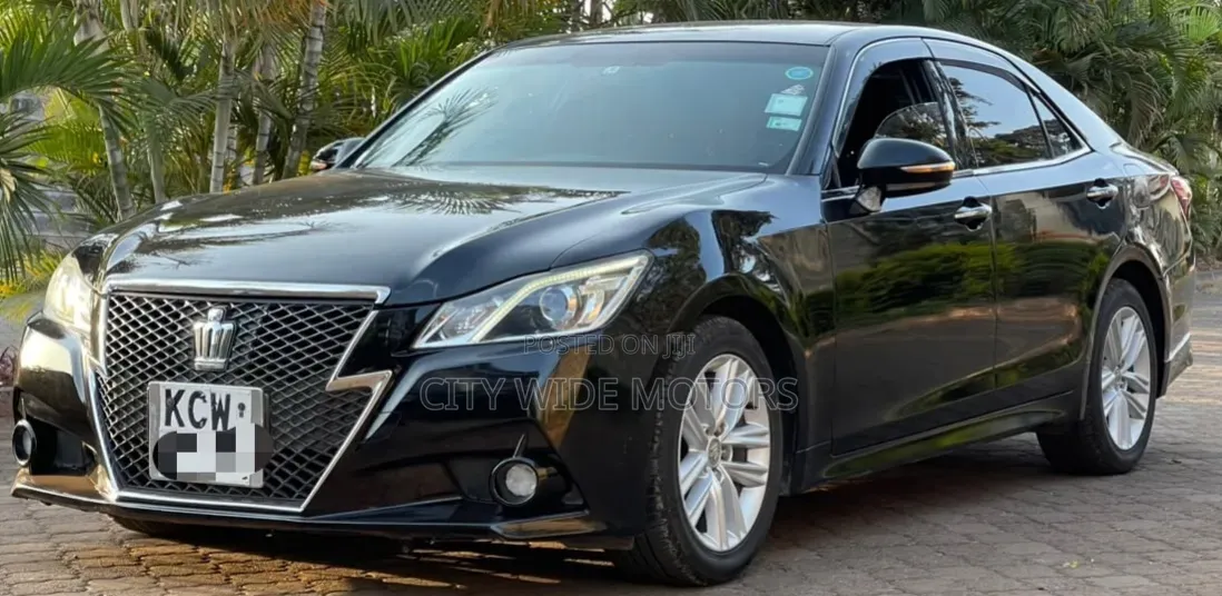Toyota Crown 2013 Black