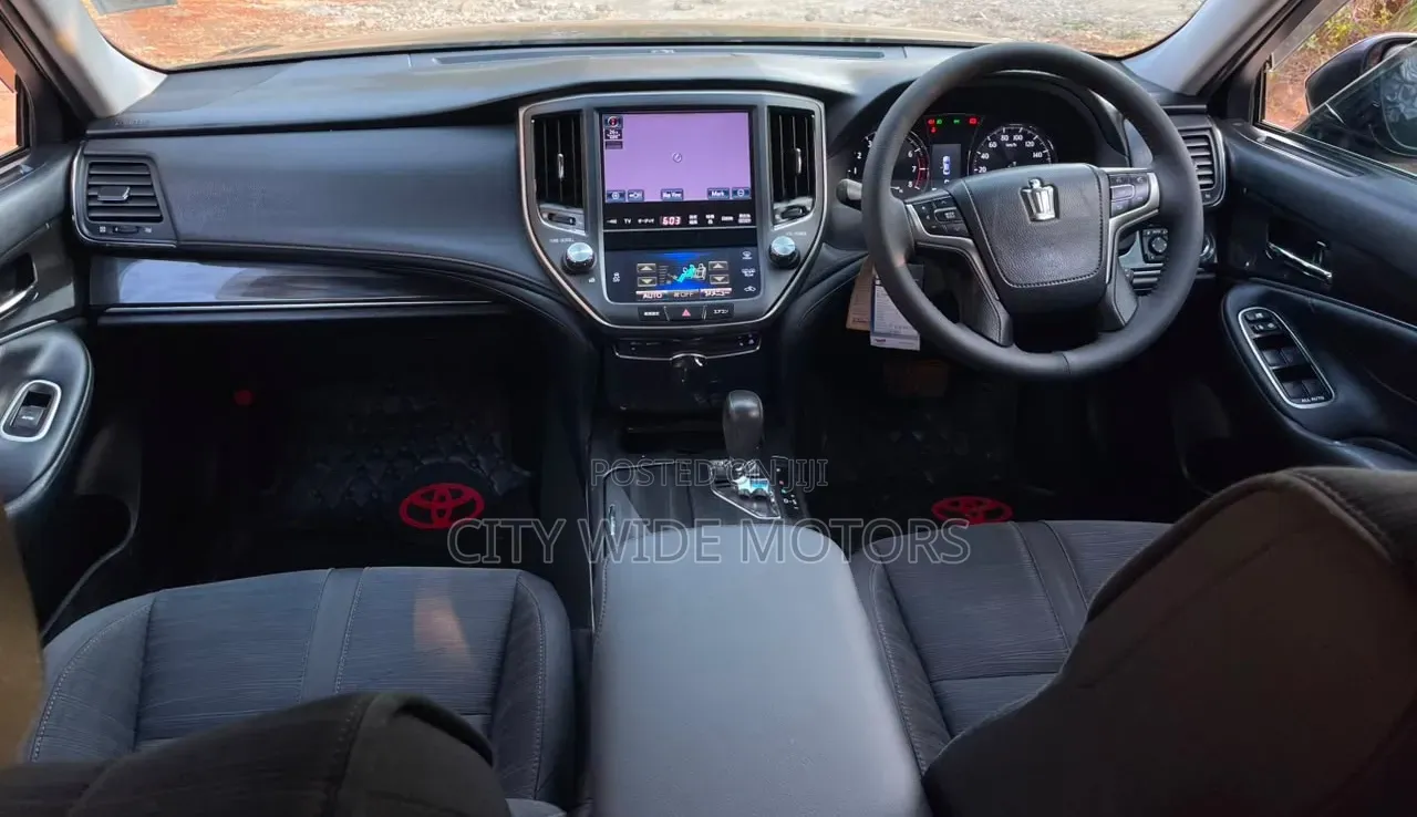 Toyota Crown 2013 Black