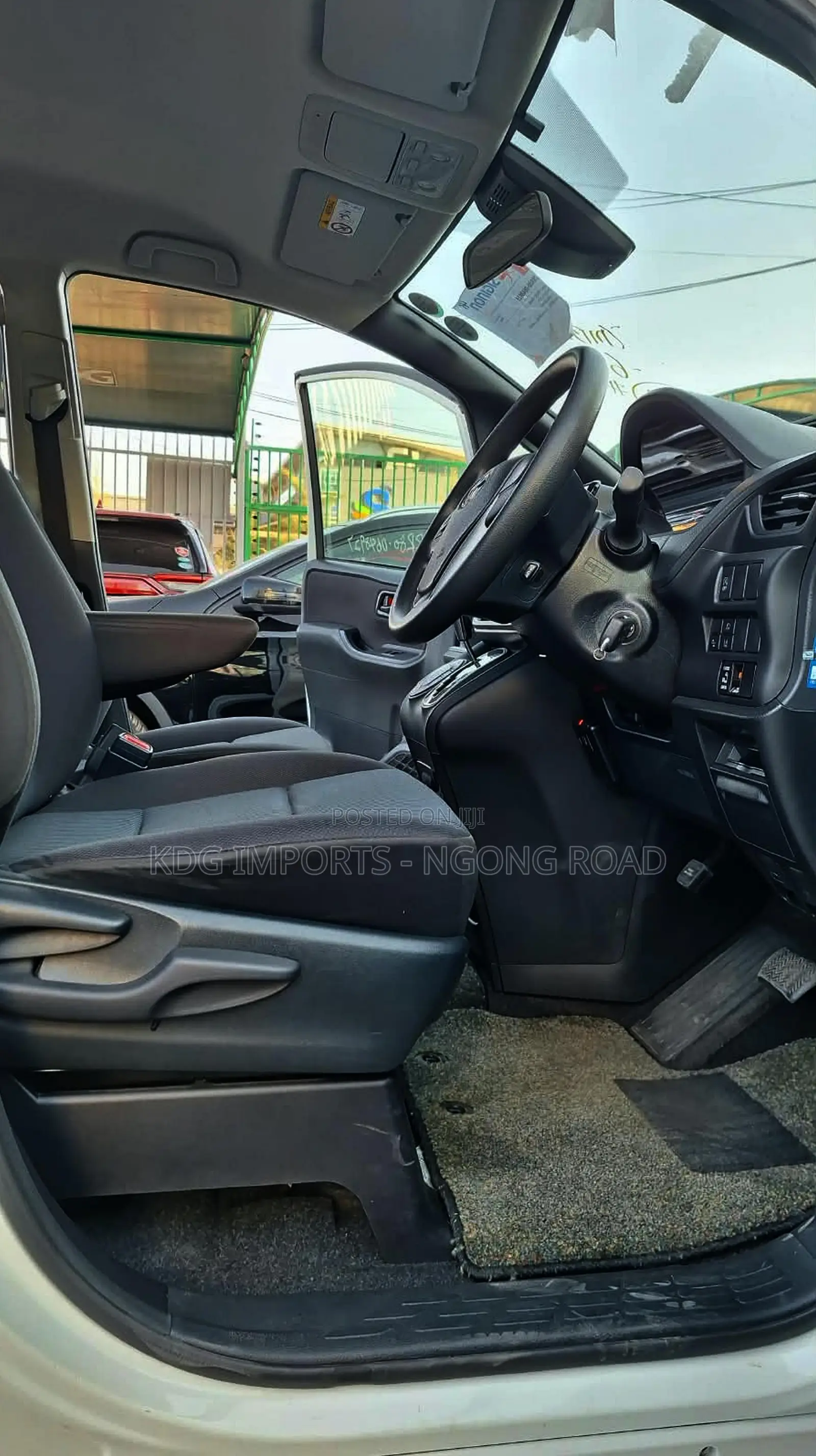 Toyota Noah 2020 Pearl