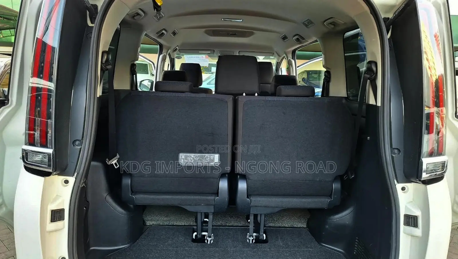 Toyota Noah 2020 Pearl