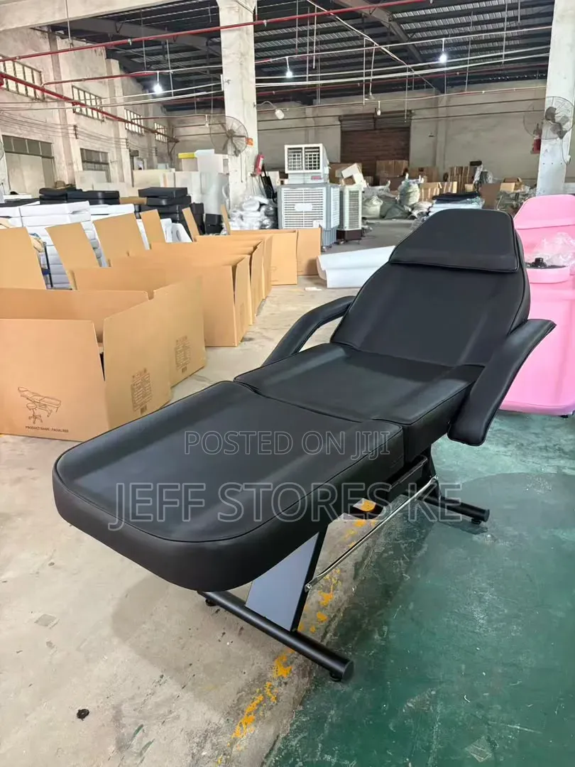 Quality Tattoo/Lash Bed Black