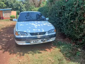 Toyota Corolla 1999 White