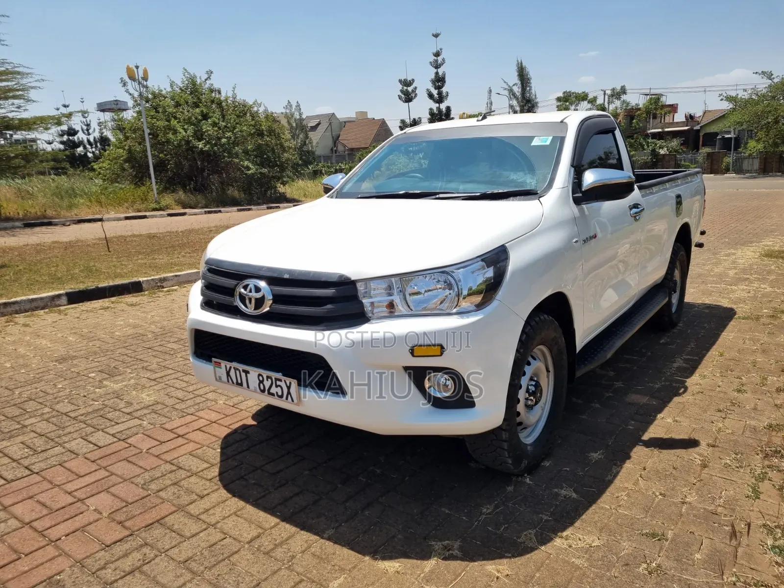 Toyota Hilux 2025 White