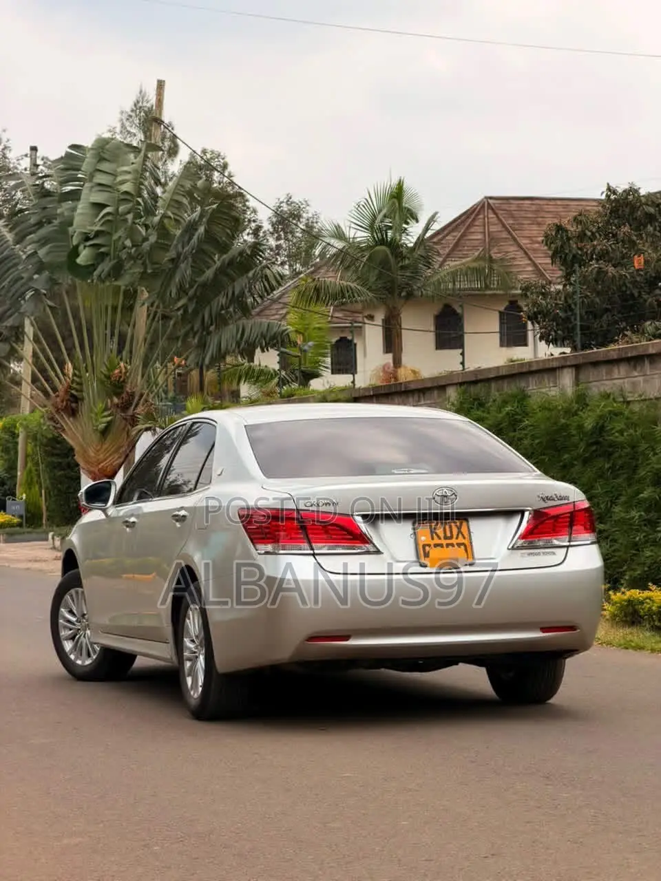Toyota Crown 2017 Silver