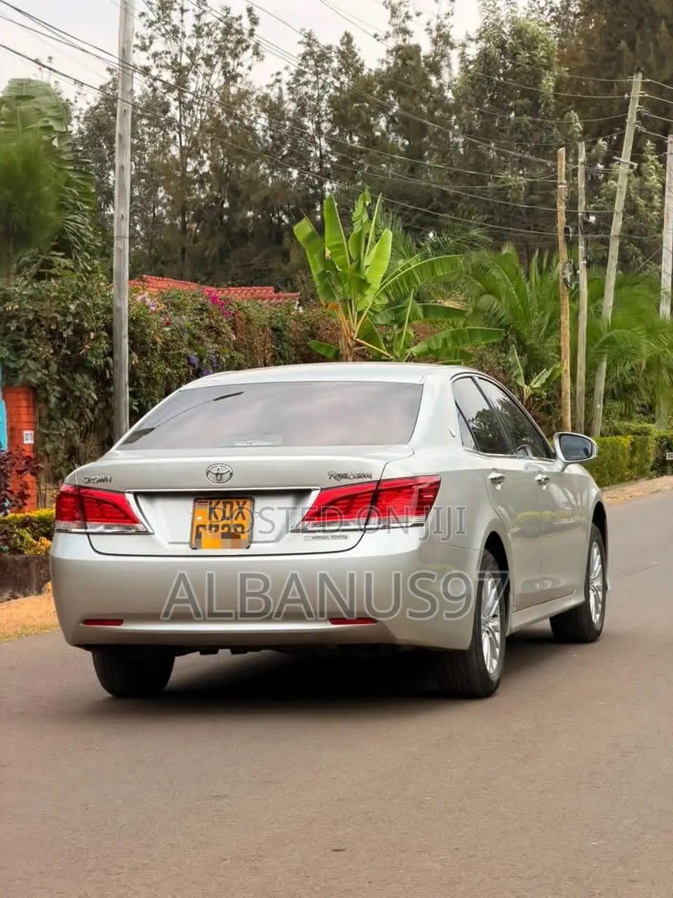 Toyota Crown 2017 Silver