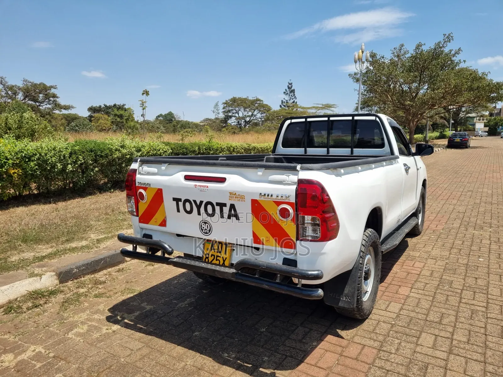 Toyota Hilux 2025 White
