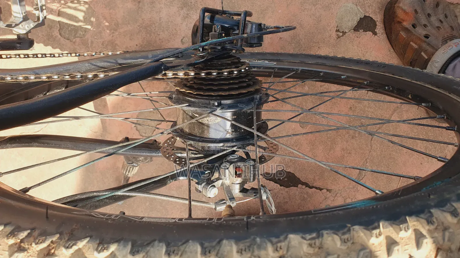 (Giant ) Mountain Bike With a Motor Hub.For Sale