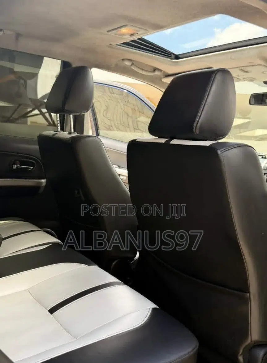 Suzuki Escudo 2013 Blue