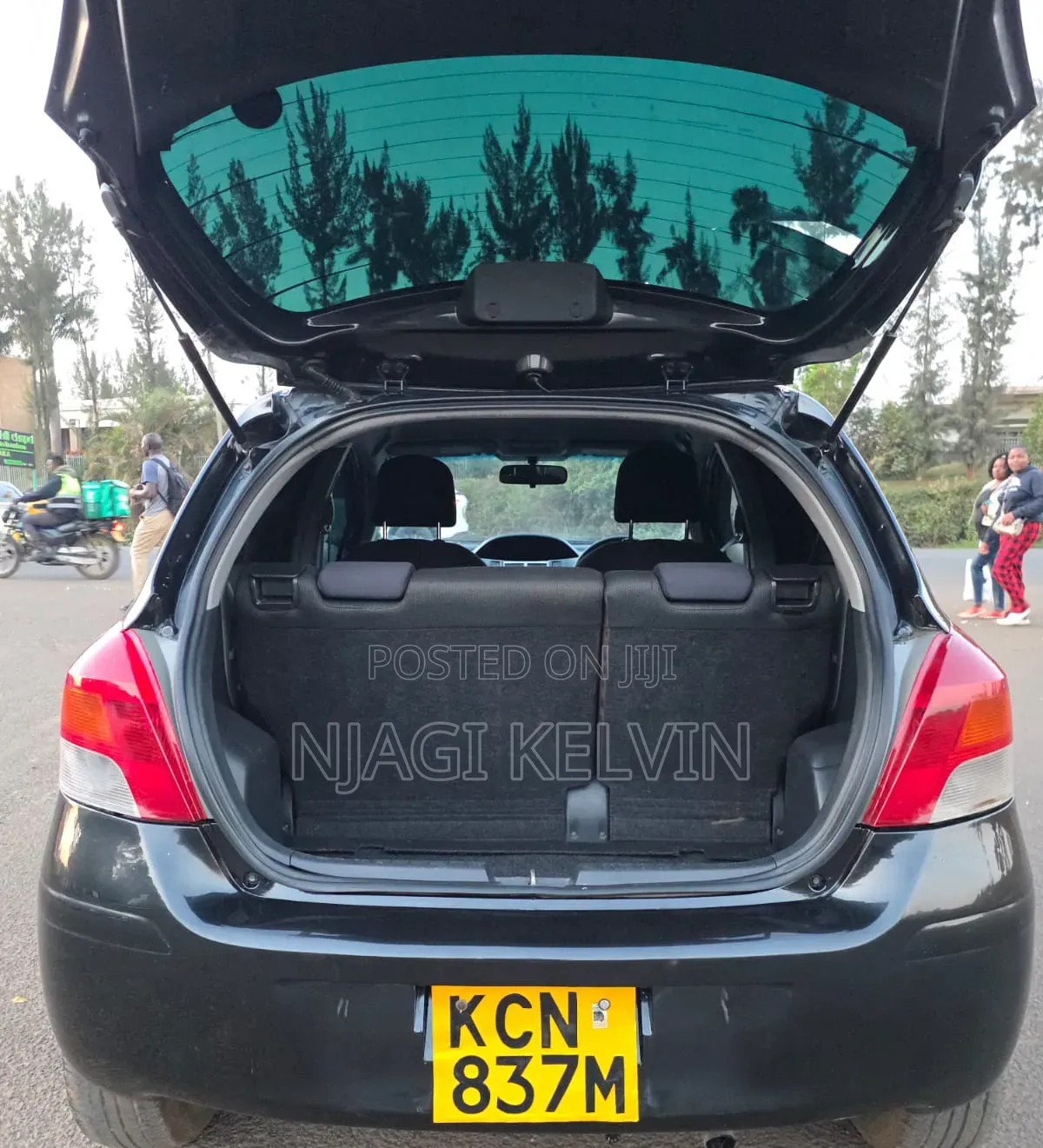 Toyota Vitz 2010 Black