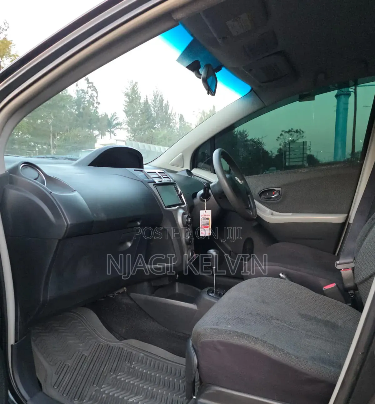 Toyota Vitz 2010 Black