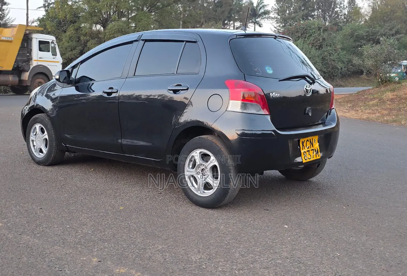 Toyota Vitz 2010 Black