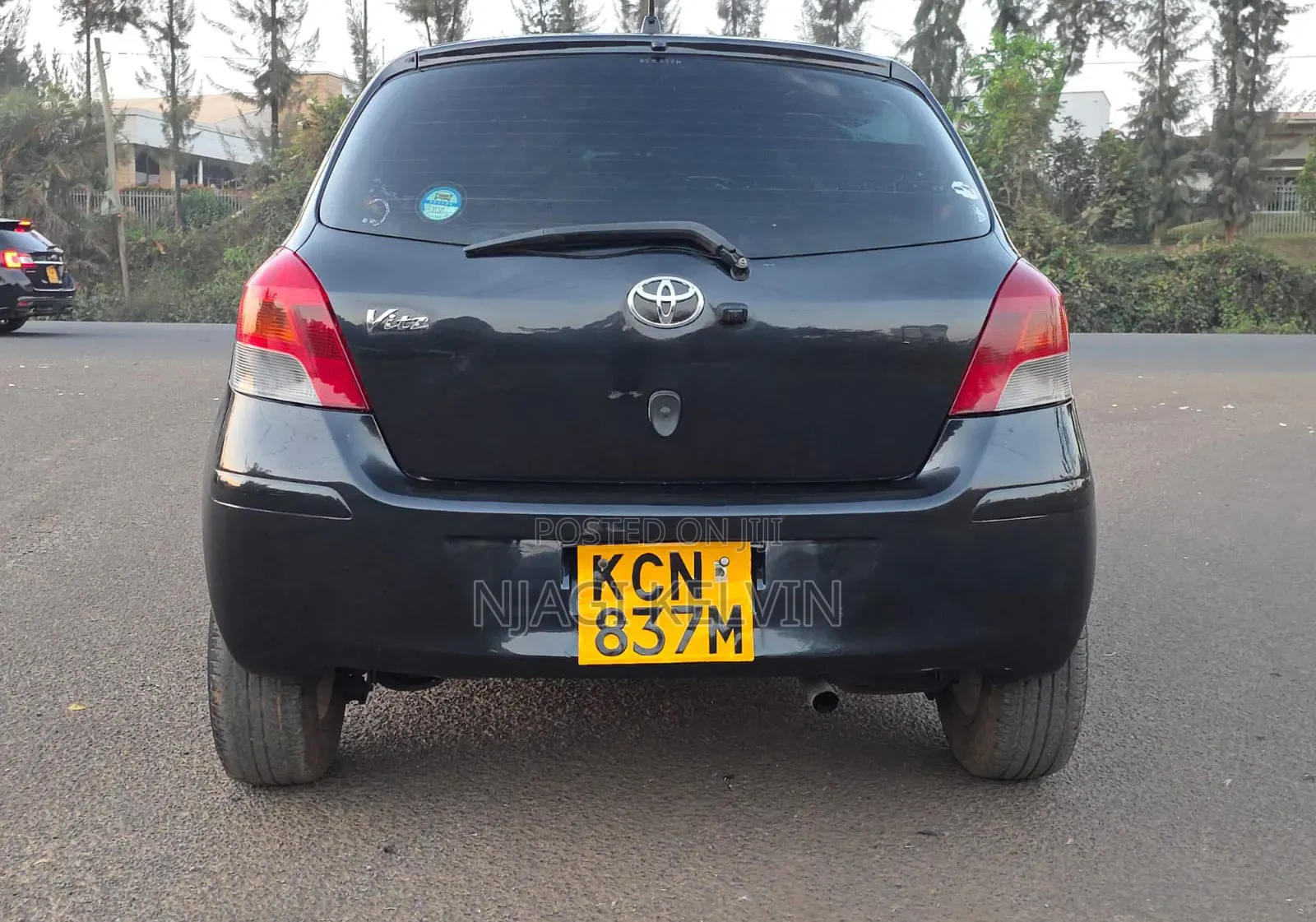 Toyota Vitz 2010 Black