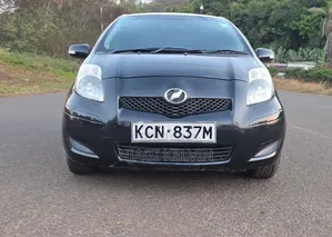 Toyota Vitz 2010 Black