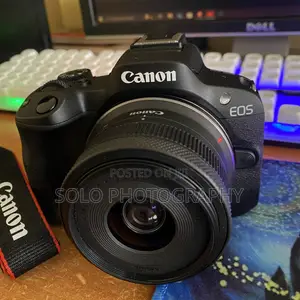 Canon R50 With 18-45mm Kit Lens