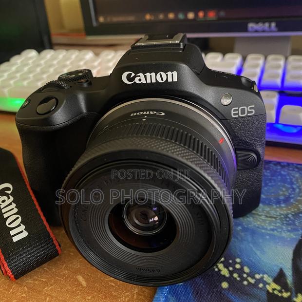 Canon R50 With 18-45mm Kit Lens