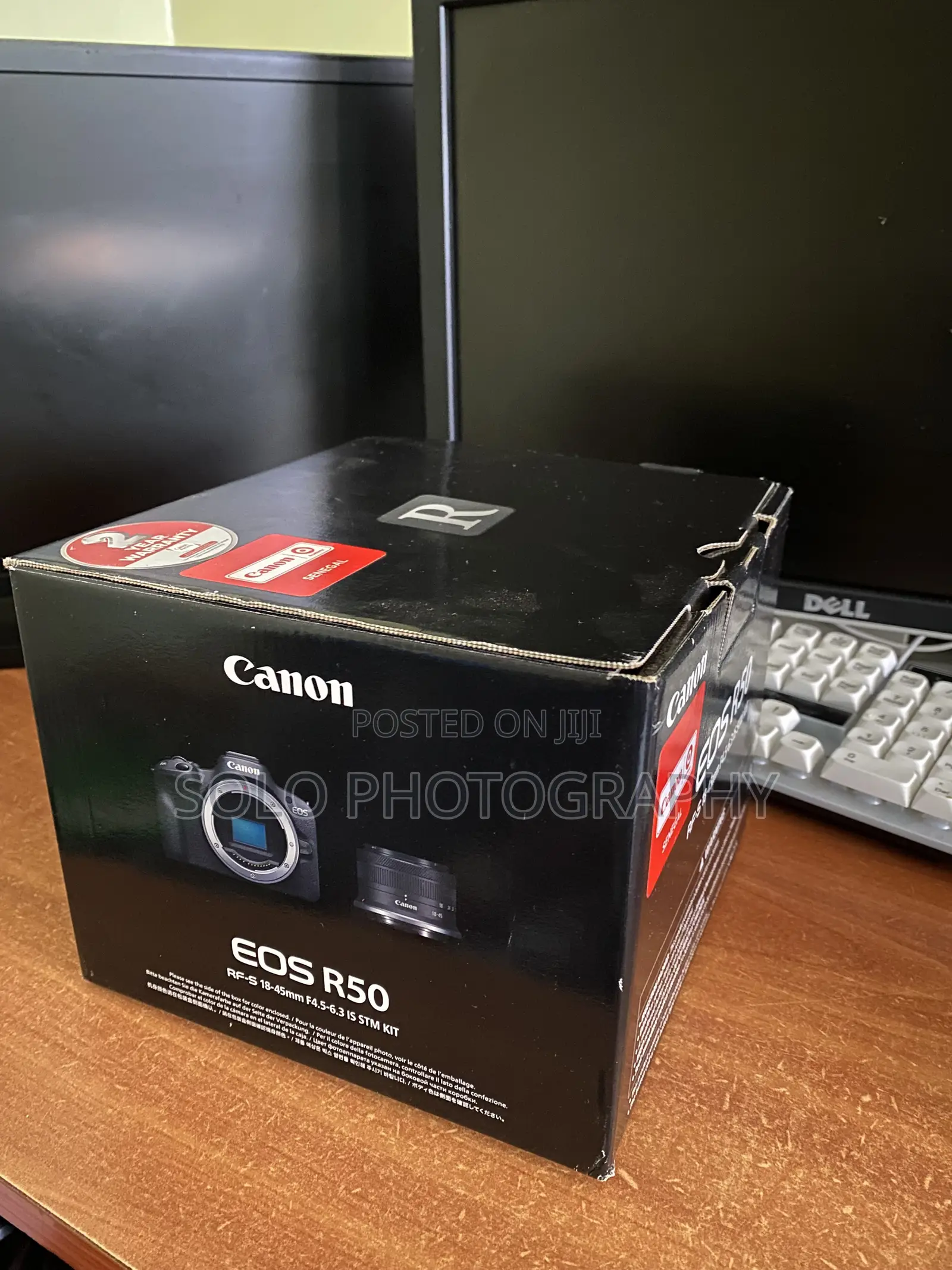 Canon R50 With 18-45mm Kit Lens