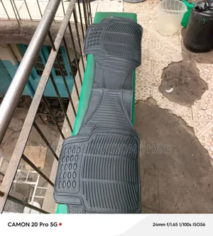 Rear Full Coverage Conjoined 1pc Rubber Floor Mats With Ribbed Finish