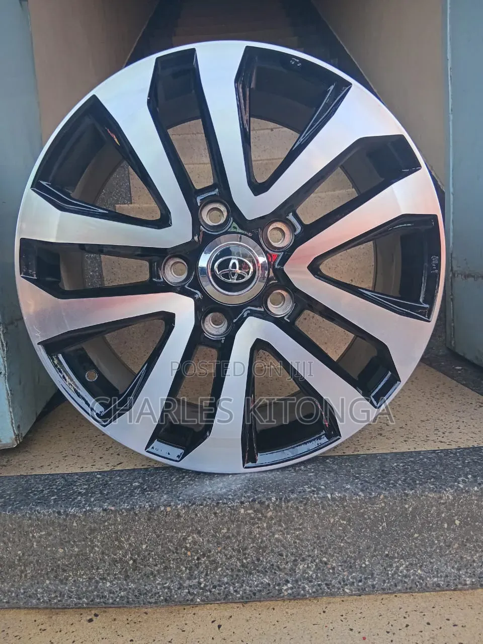 Rim Size 20" Vx ,V8, Lexus