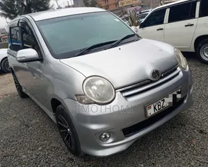 Toyota Sienta 2007 Silver