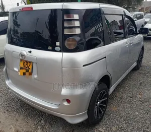 Toyota Sienta 2007 Silver