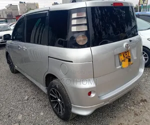 Toyota Sienta 2007 Silver