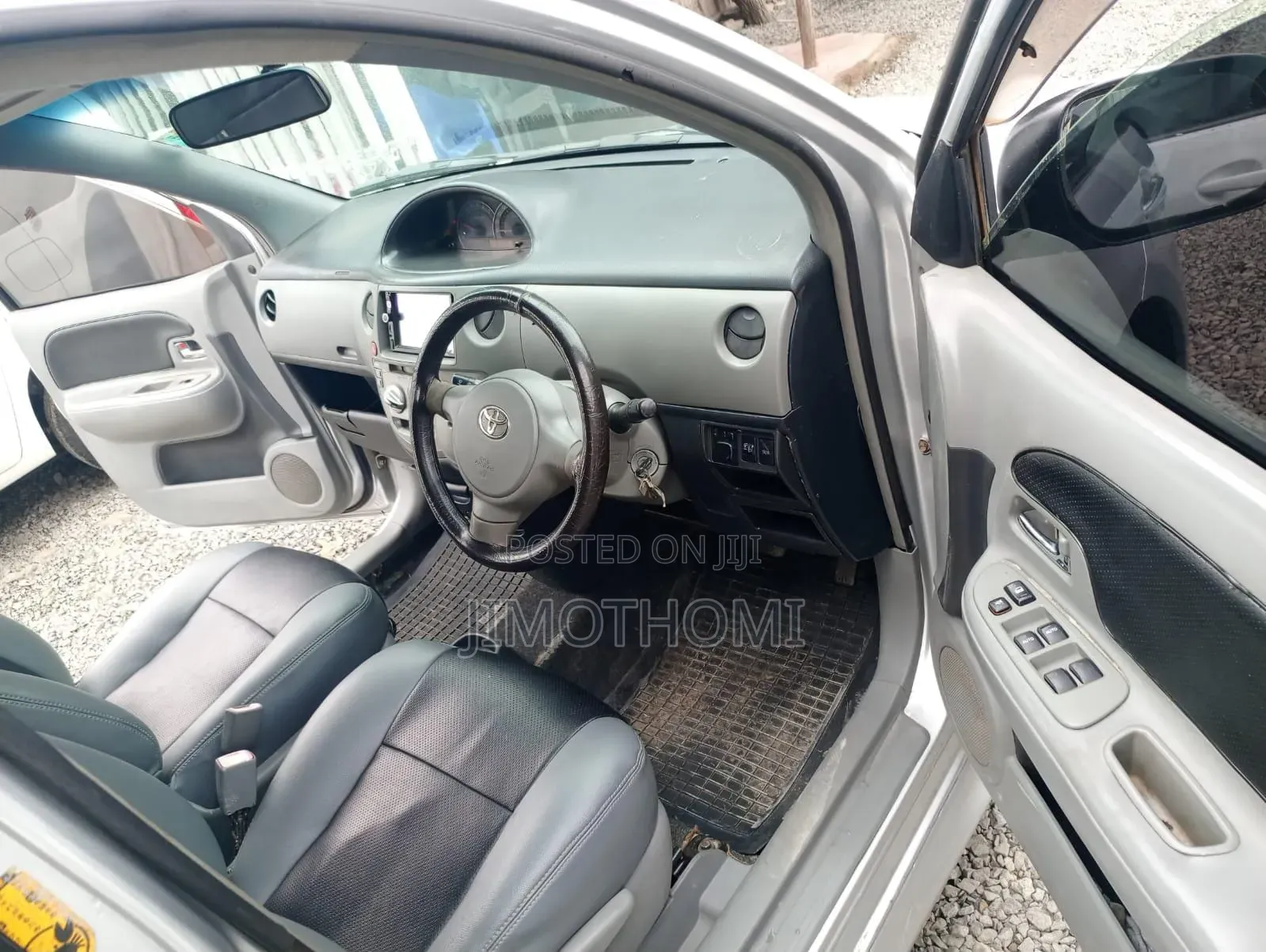 Toyota Sienta 2007 Silver