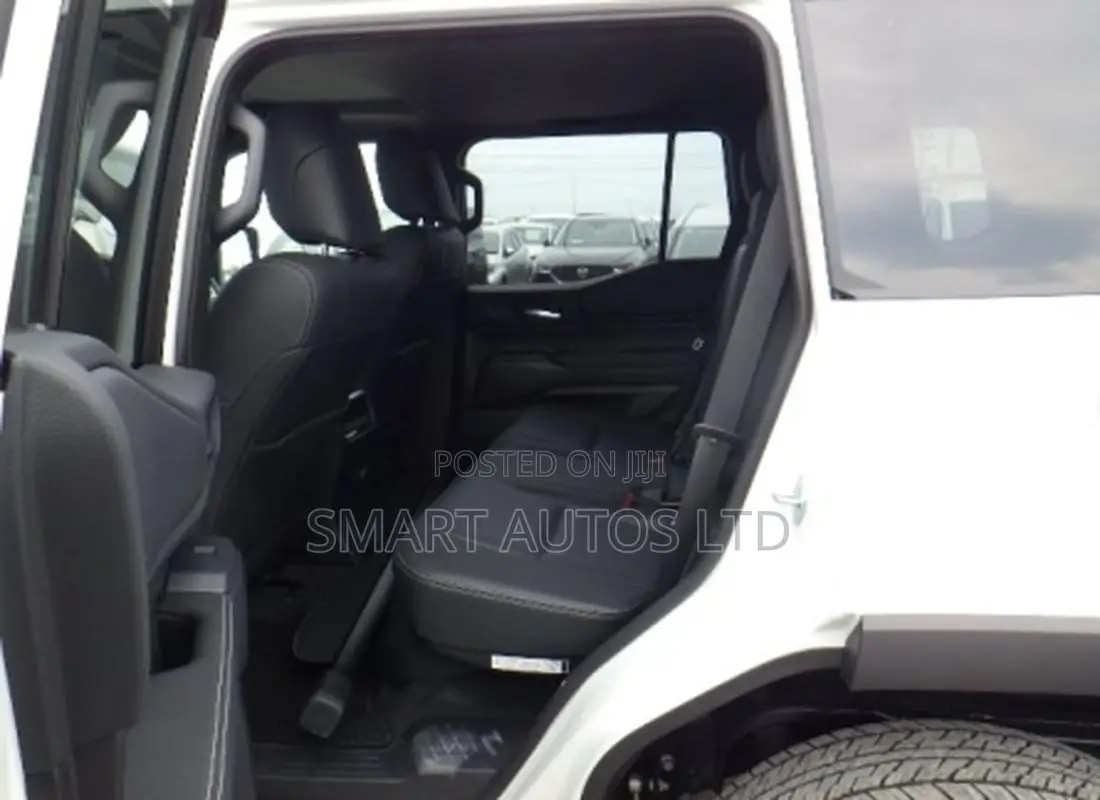 Toyota Land Cruiser LC250 2024 Off white