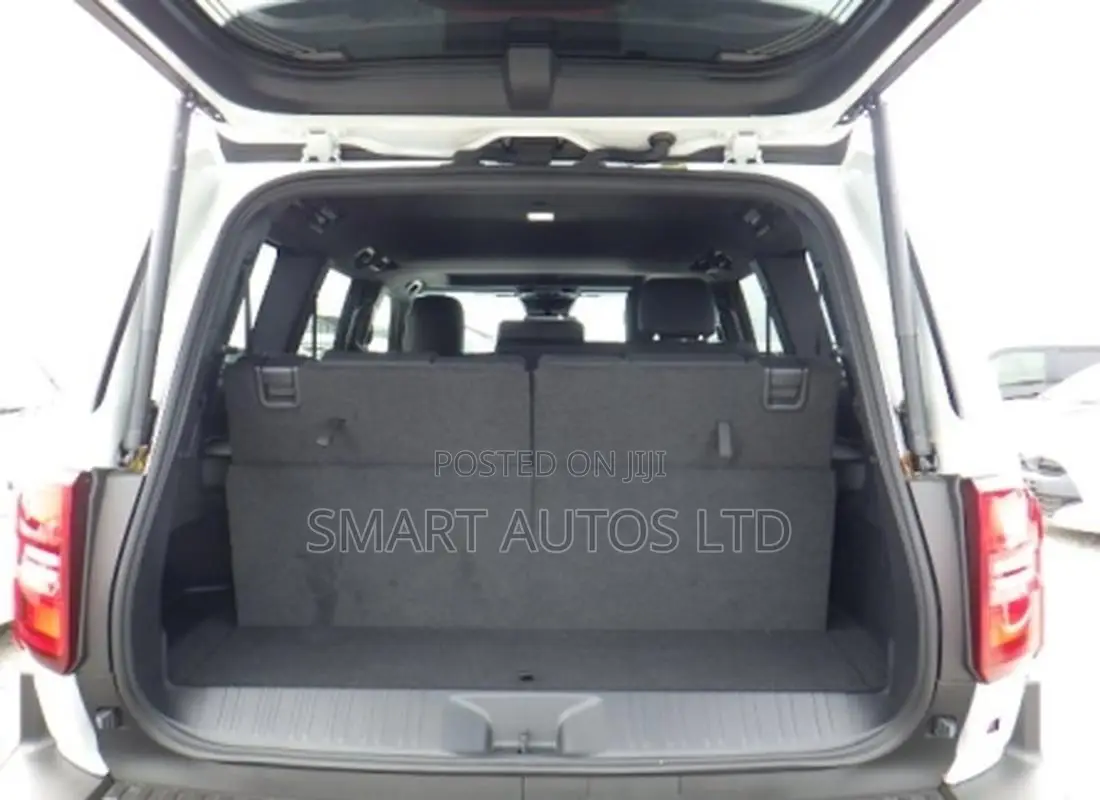 Toyota Land Cruiser LC250 2024 Off white