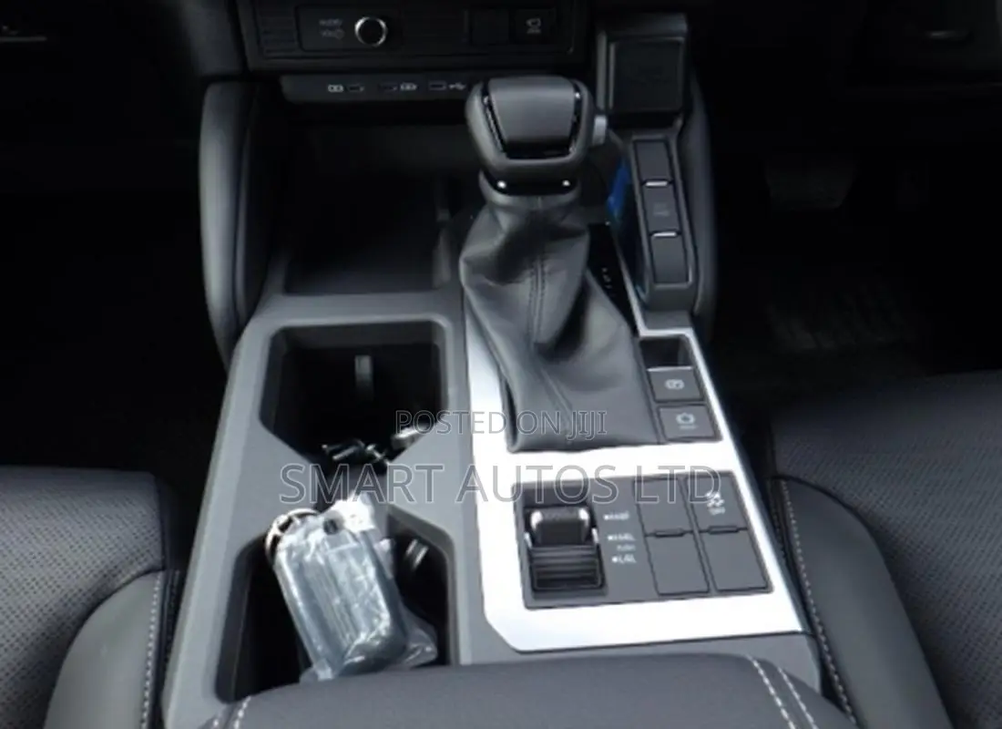 Toyota Land Cruiser LC250 2024 Off white