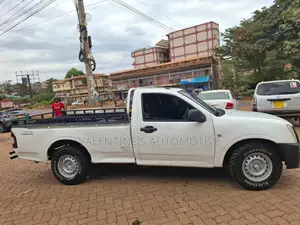 Isuzu D-MAX 2010 White
