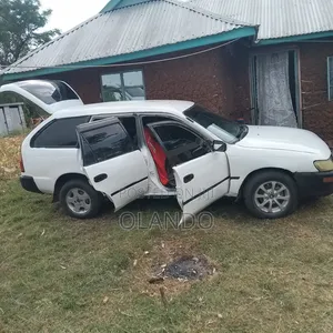 Toyota Corolla II 1998 White