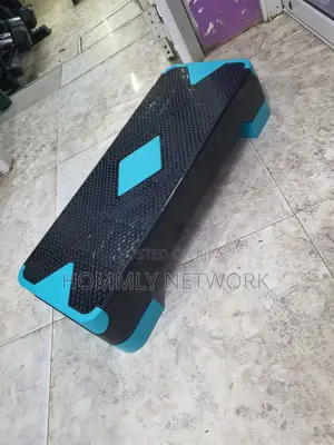 Adjustable Workout Aerobic Stepper With 2 Risers