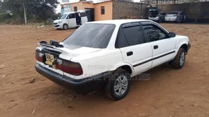 Toyota Corolla 1997 White