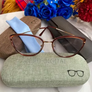 PHOTOCROMATIC SUNGLASSES (Sunnies Only)
Sunnies+casing+wipe)