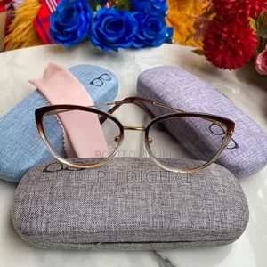 PHOTOCROMATIC SUNGLASSES (Sunnies Only)
Sunnies+casing+wipe)