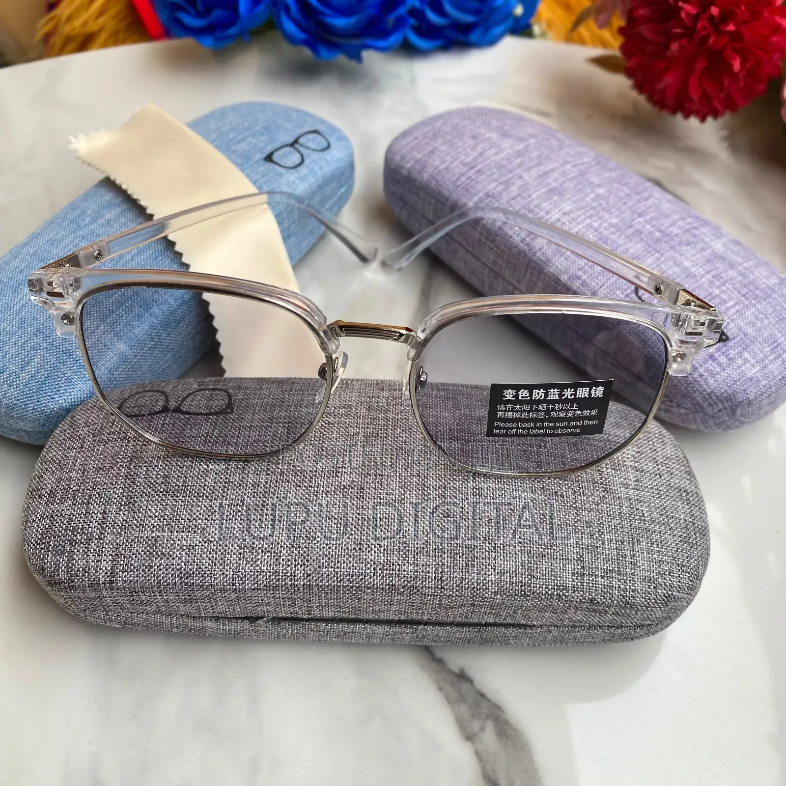 PHOTOCROMATIC SUNGLASSES (Sunnies Only)
Sunnies+casing+wipe)