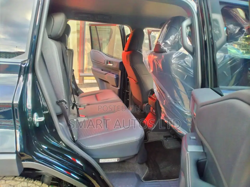 Toyota Land Cruiser LC250 2024 Matt Black
