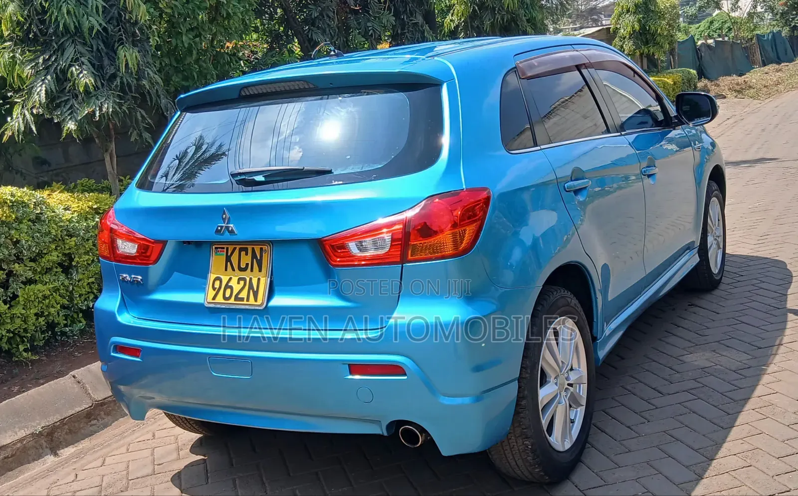 Mitsubishi RVR 2010 Blue