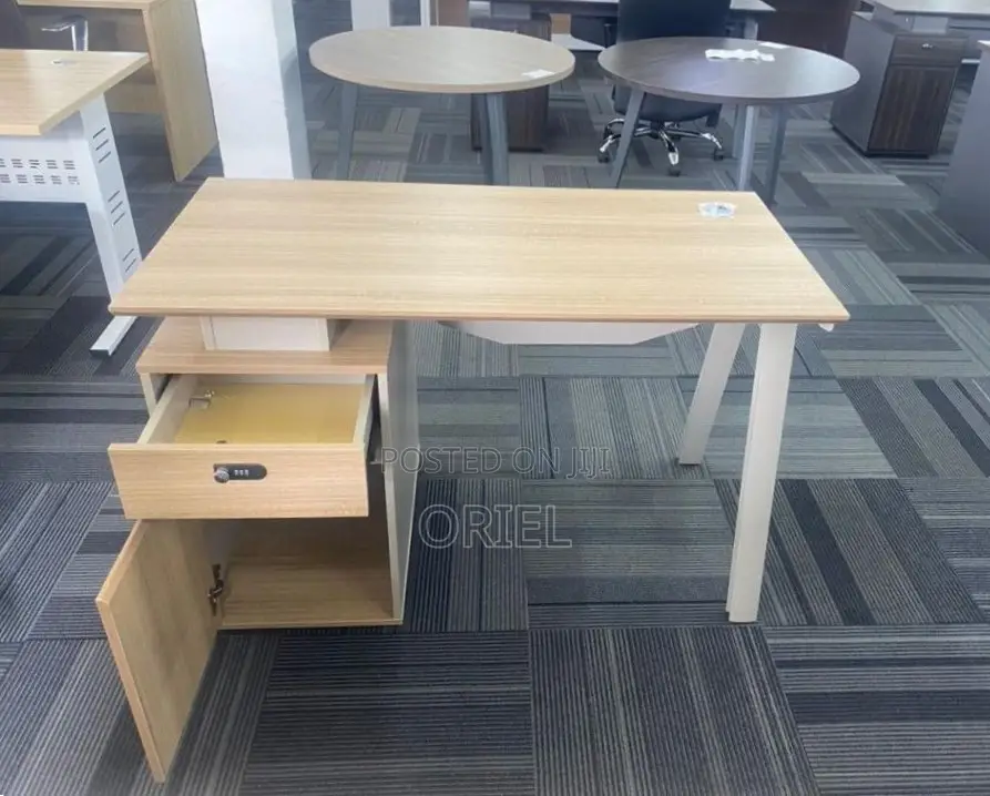 Office Desk : 1.4m Employee Work Desk