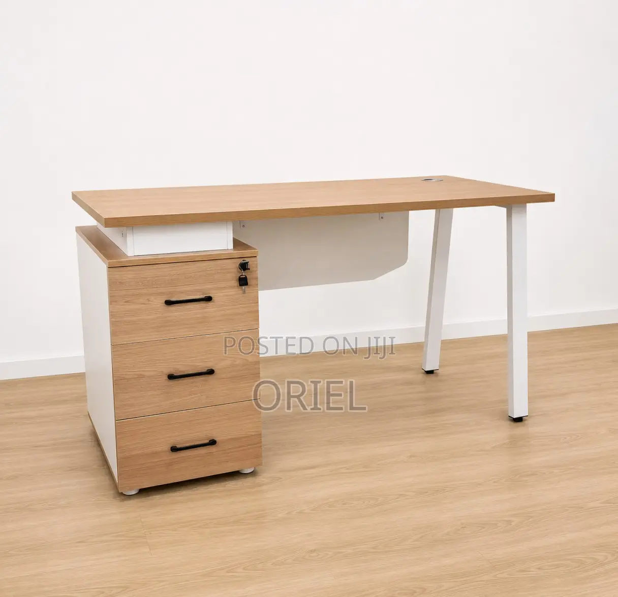 Office Desk : 1.4m Employee Work Desk