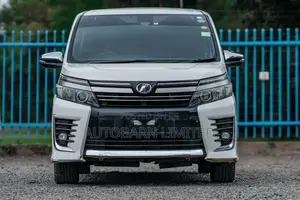 Toyota Voxy 2016 Pearl