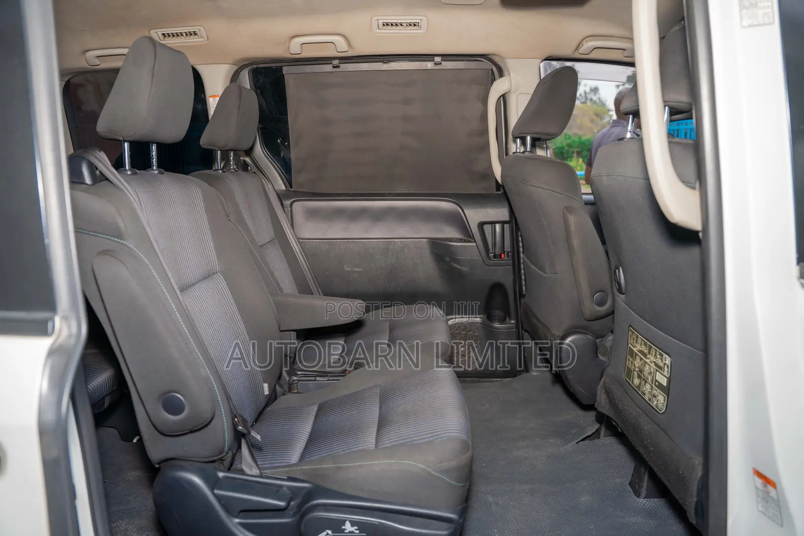 Toyota Voxy 2016 Pearl