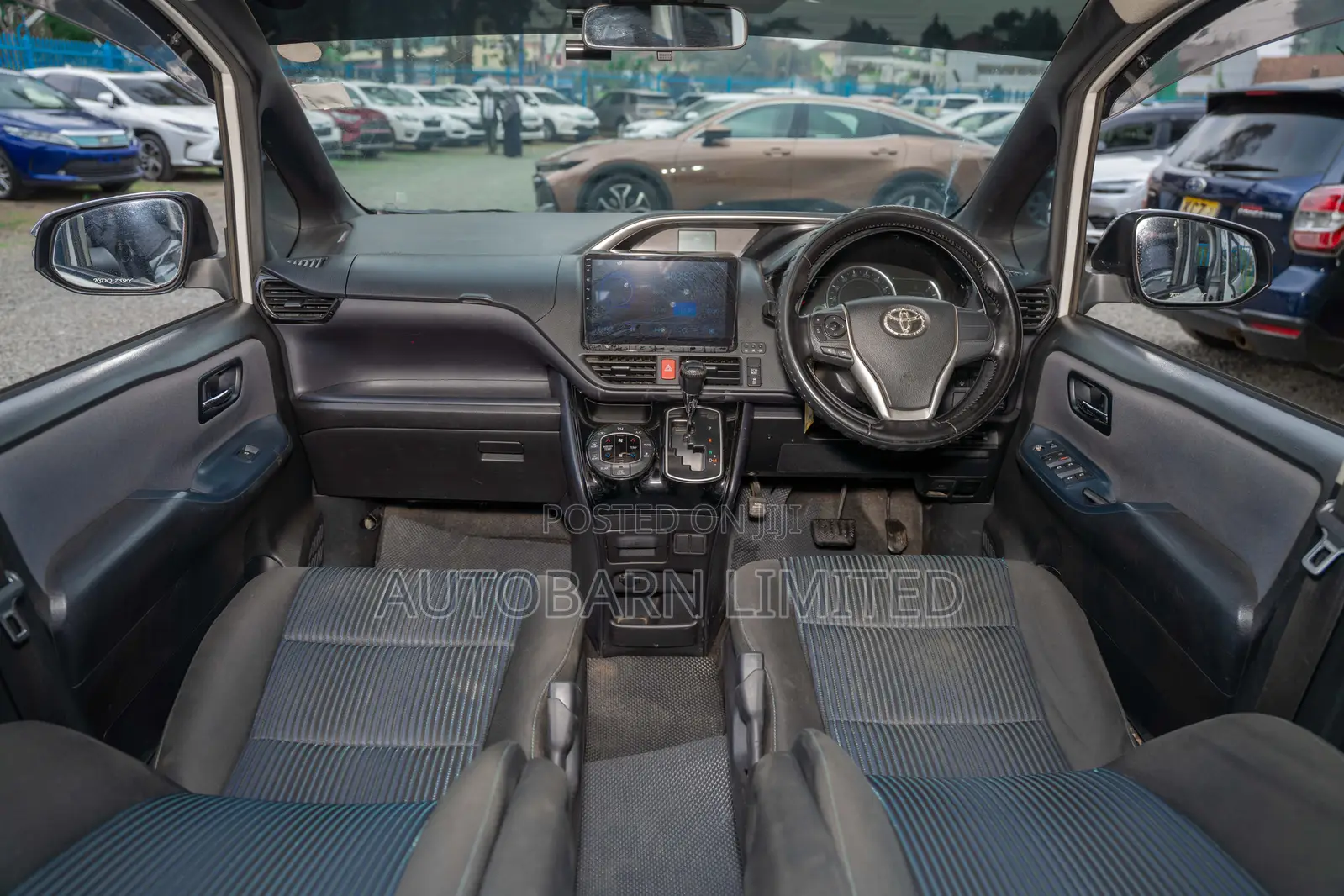 Toyota Voxy 2016 Pearl