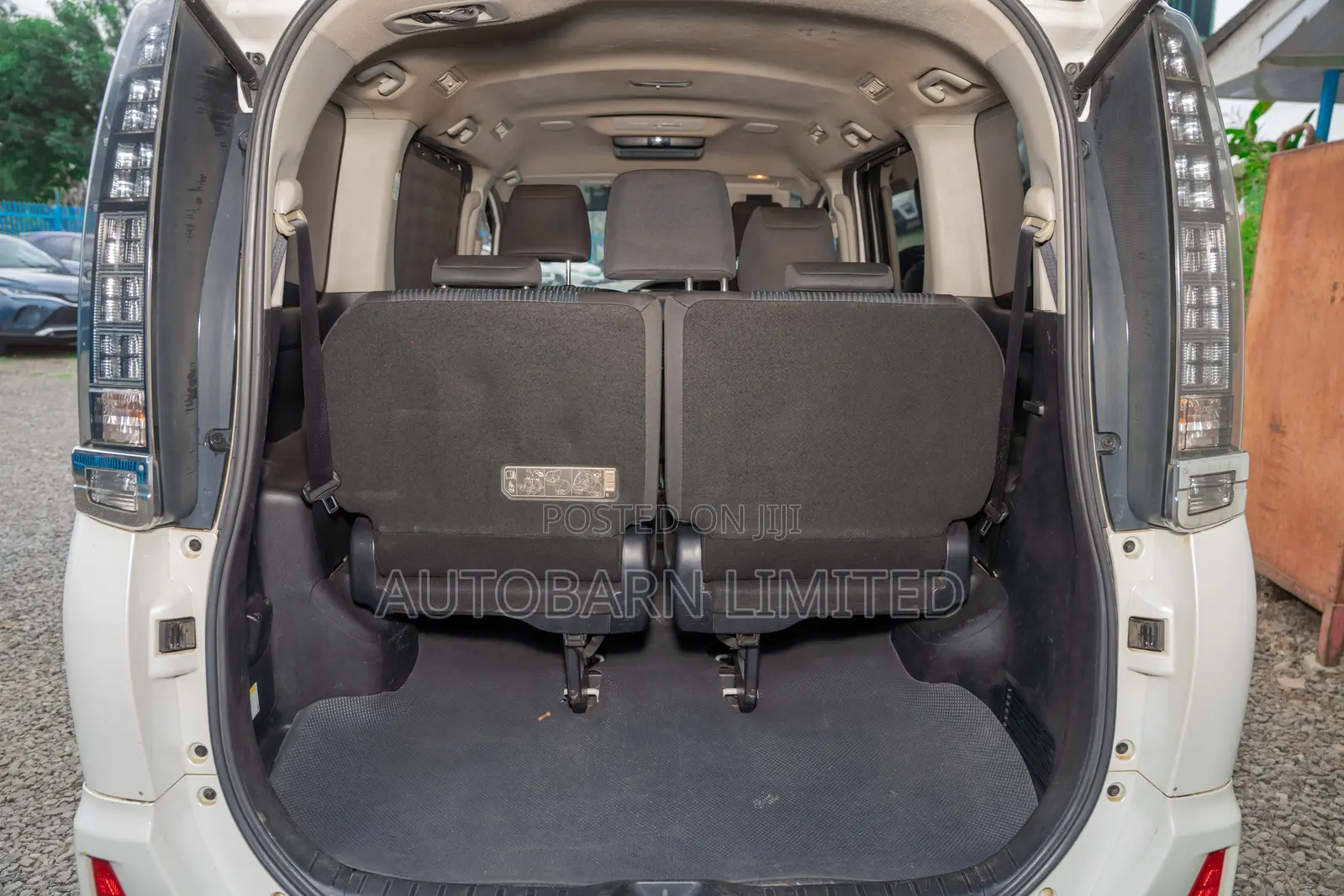 Toyota Voxy 2016 Pearl