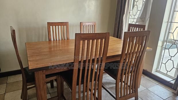 6 Seater Dining Table - thumbnail 2