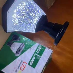 . Classic Solar Gate Entrance Light