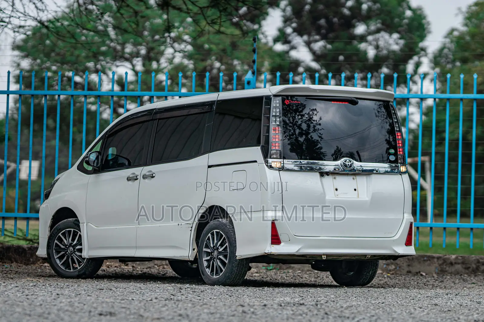 Toyota Voxy 2016 Pearl