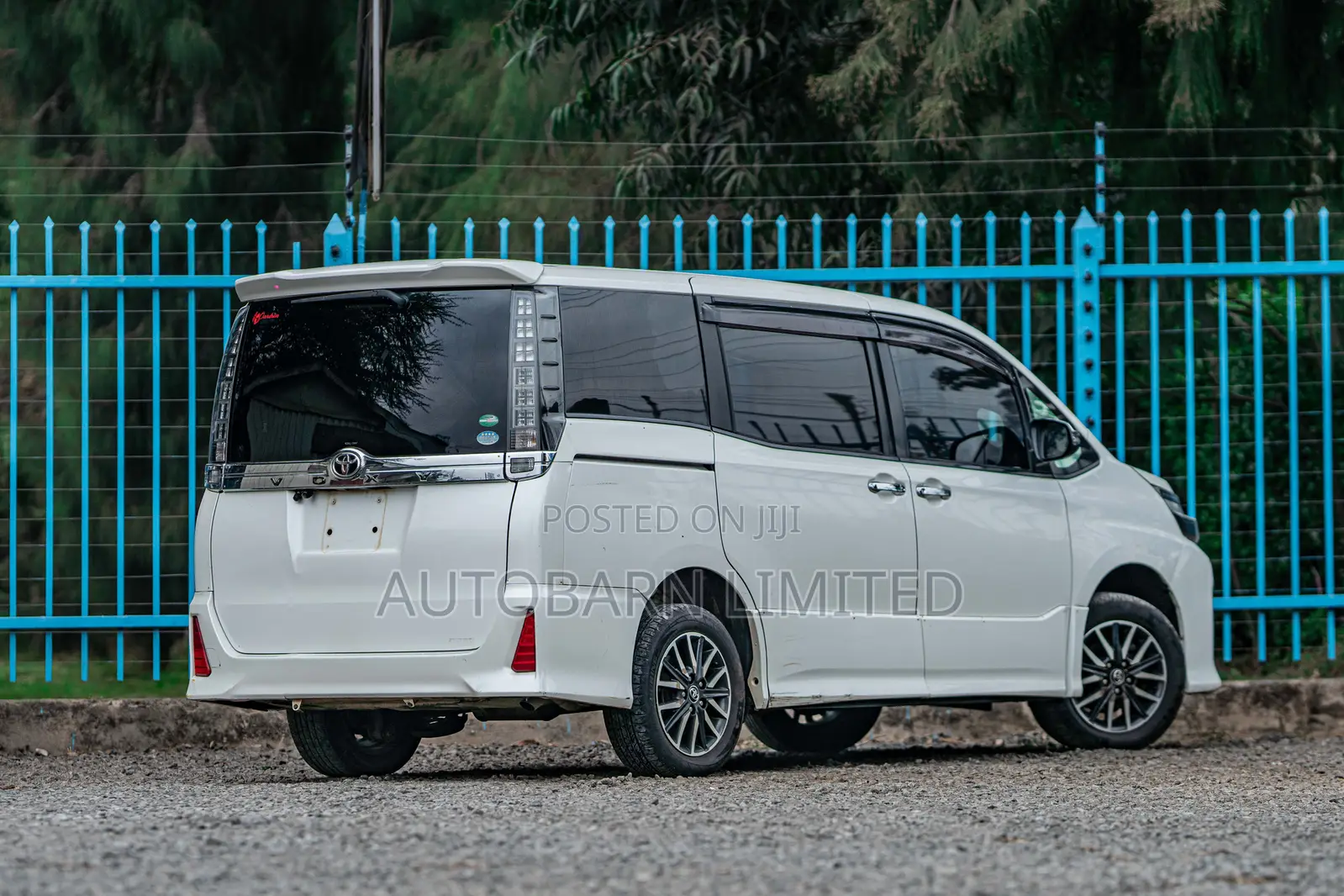 Toyota Voxy 2016 Pearl