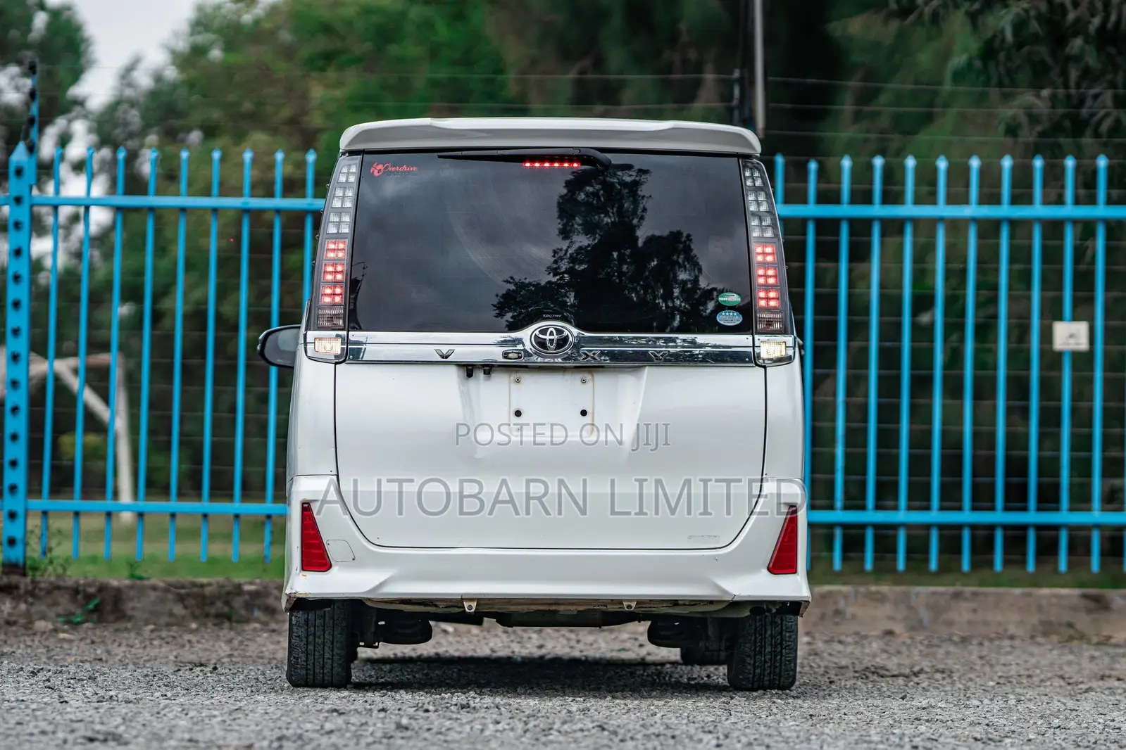 Toyota Voxy 2016 Pearl
