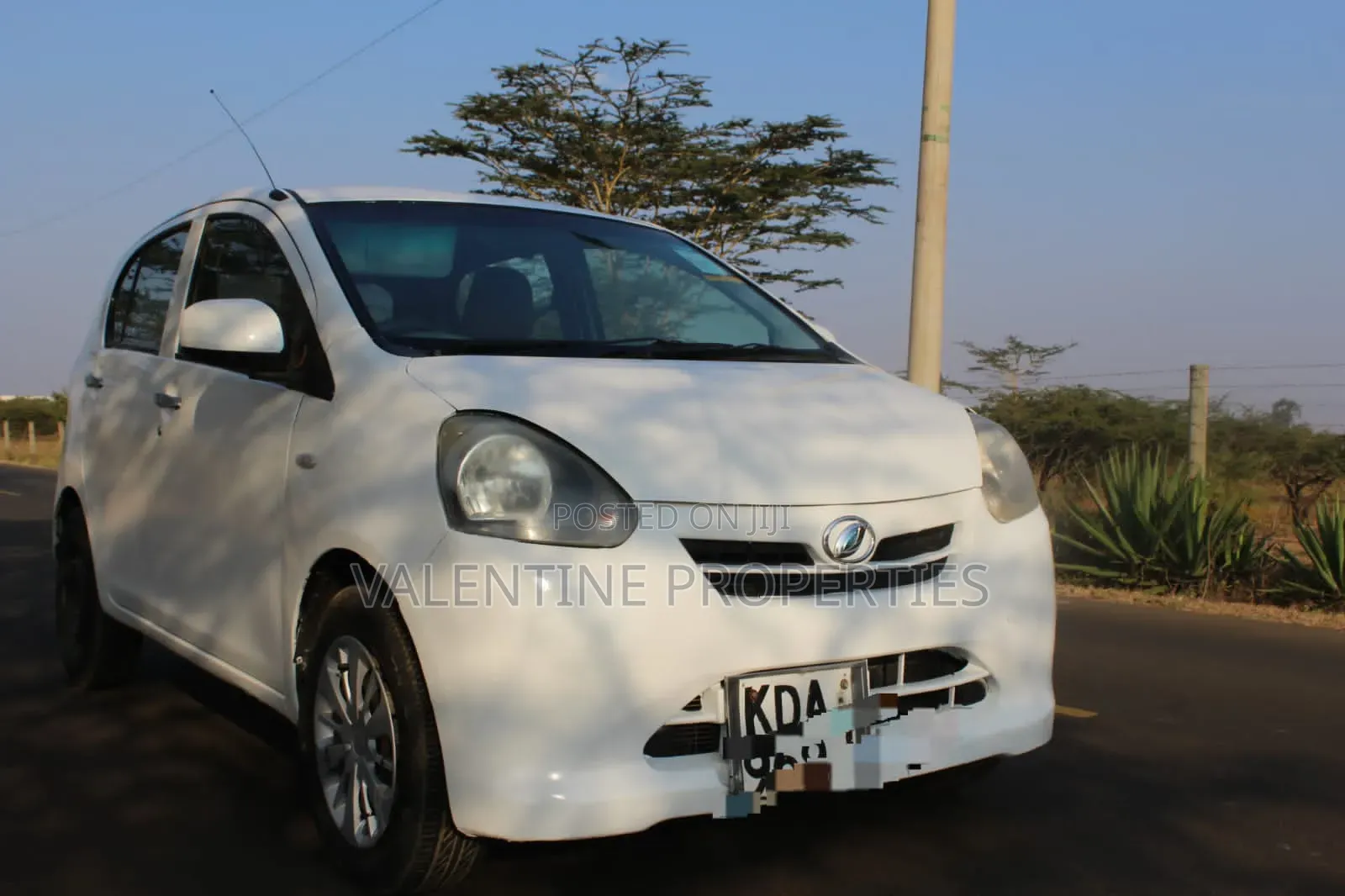 Daihatsu Mira 2015 White